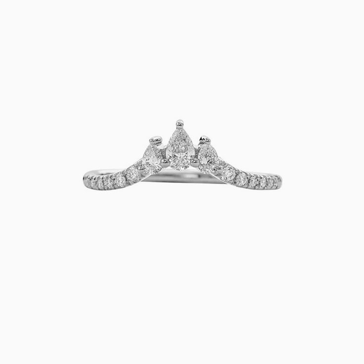 Contoured ring with pear diamonds