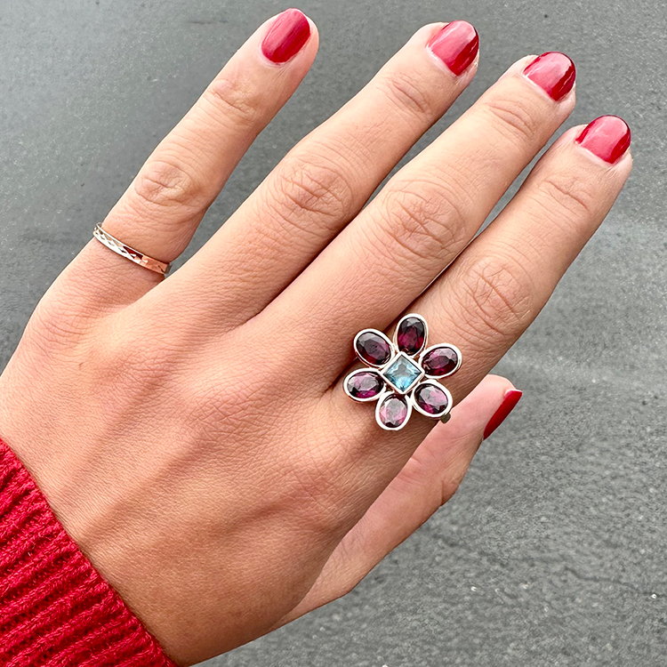 Garnet flower ring