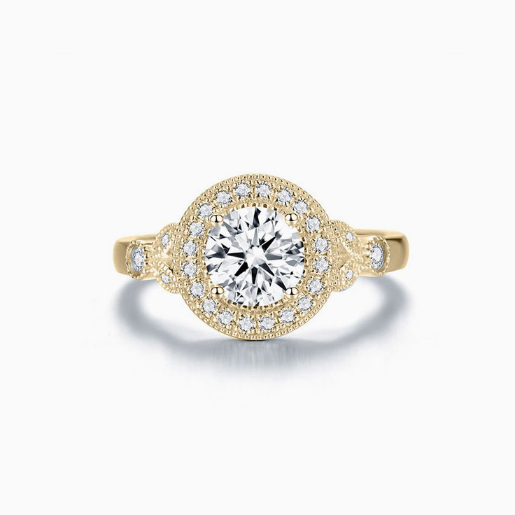 Vintage Engagement Ring with a Round Brilliant Diamond