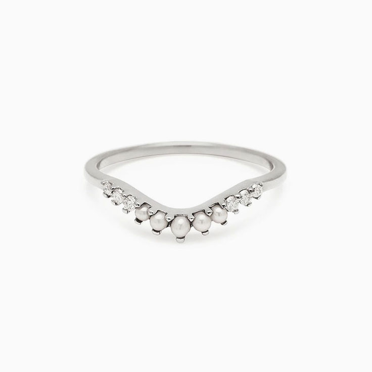 Pearl Tiara Curve Band