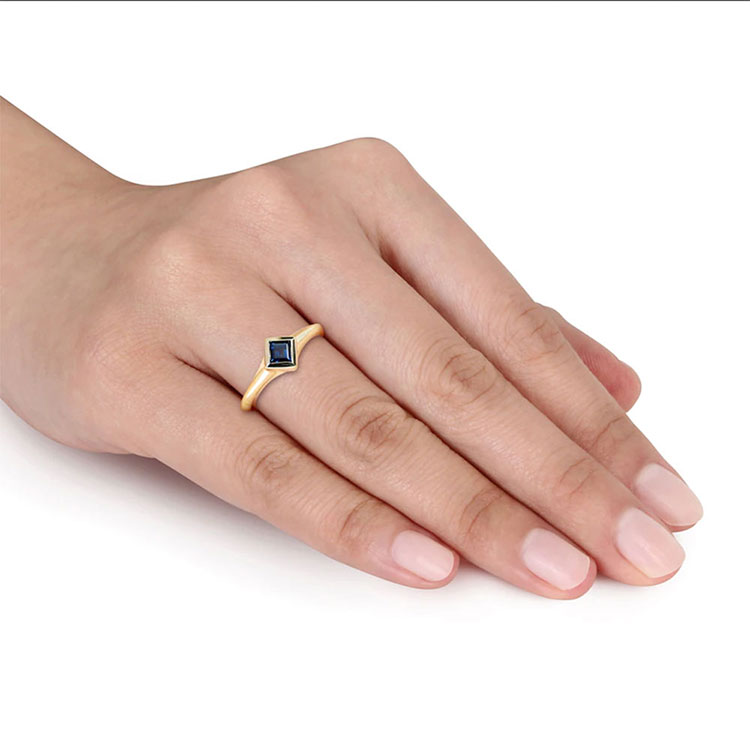Square sapphire ring