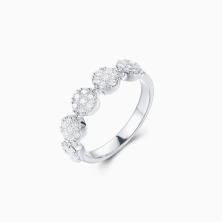 Five circle cluster diamond ring