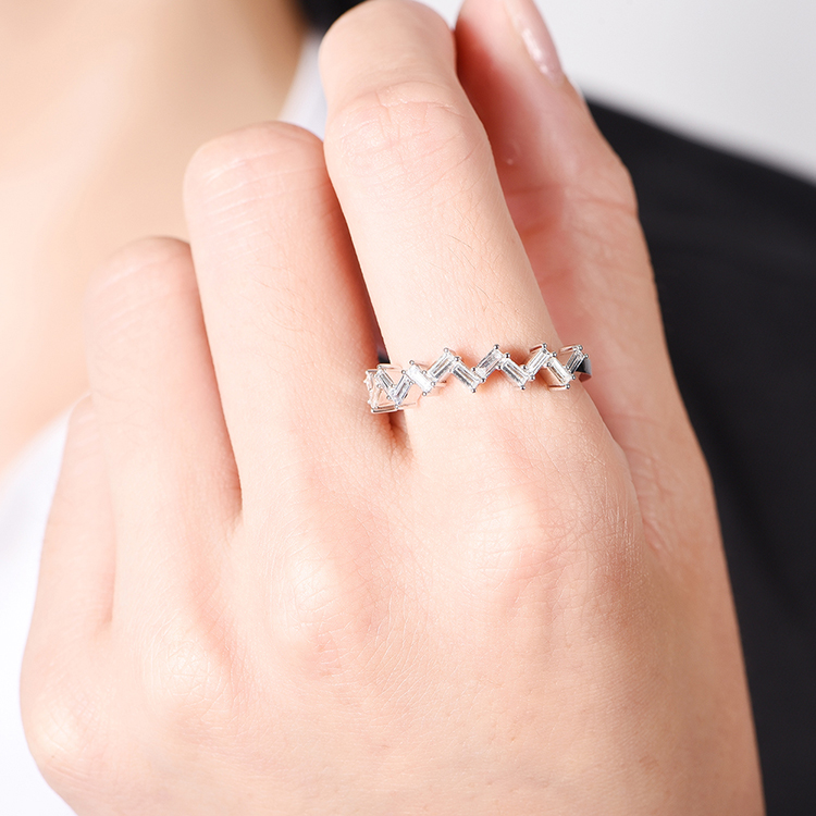 Baguette Zig Zag Ring