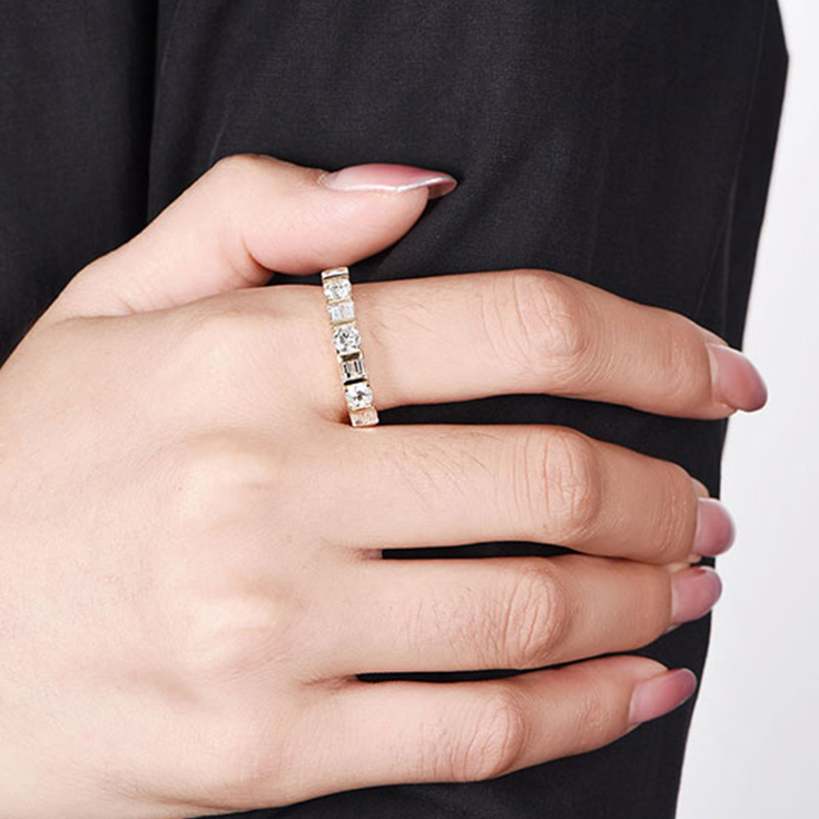 Baguette and round diamond 7348
