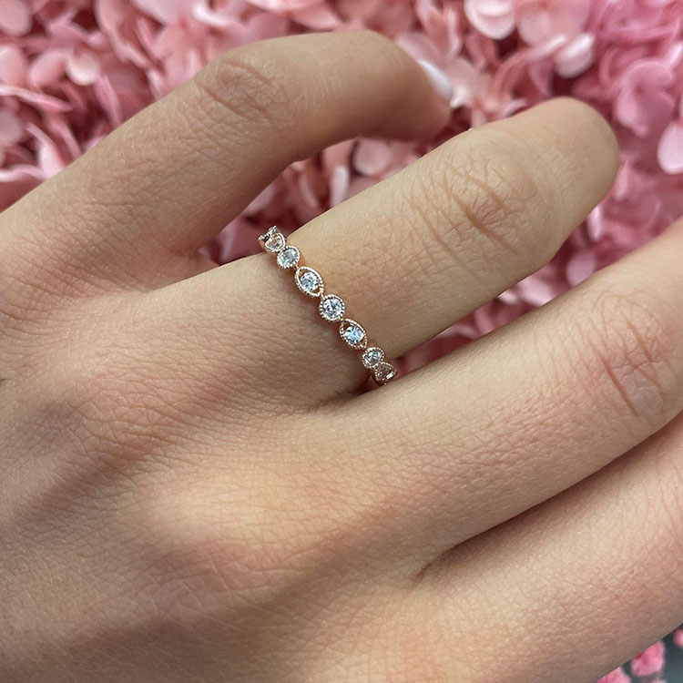 Round Diamond in multi shape ring