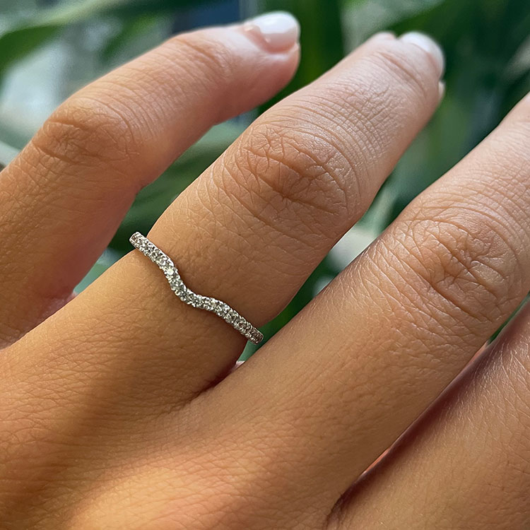 Fitted Ladies wedding ring 2423