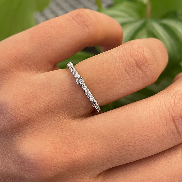 Fine Round Diamond Wedding Ring