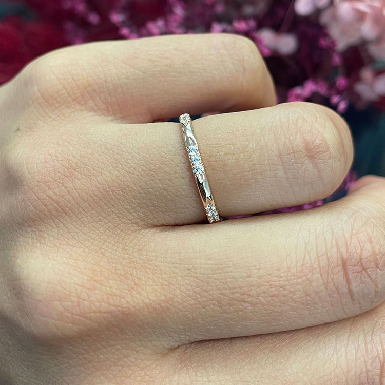 Carved ladies wedding ring 3260
