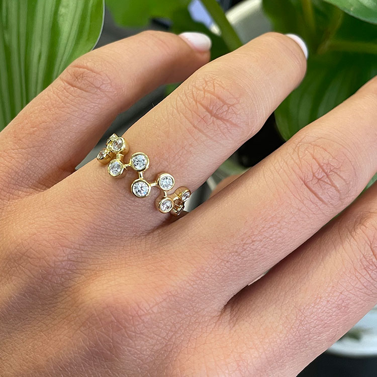 Zig zag Diamond ring