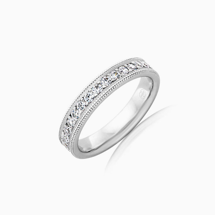 Pave set with miligrain edges F4101