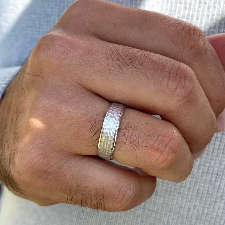 Hammer finish mens ring 4042